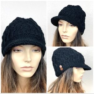Wool Brim Hat Hand- knitted Newsboy Cap for Women- Black color